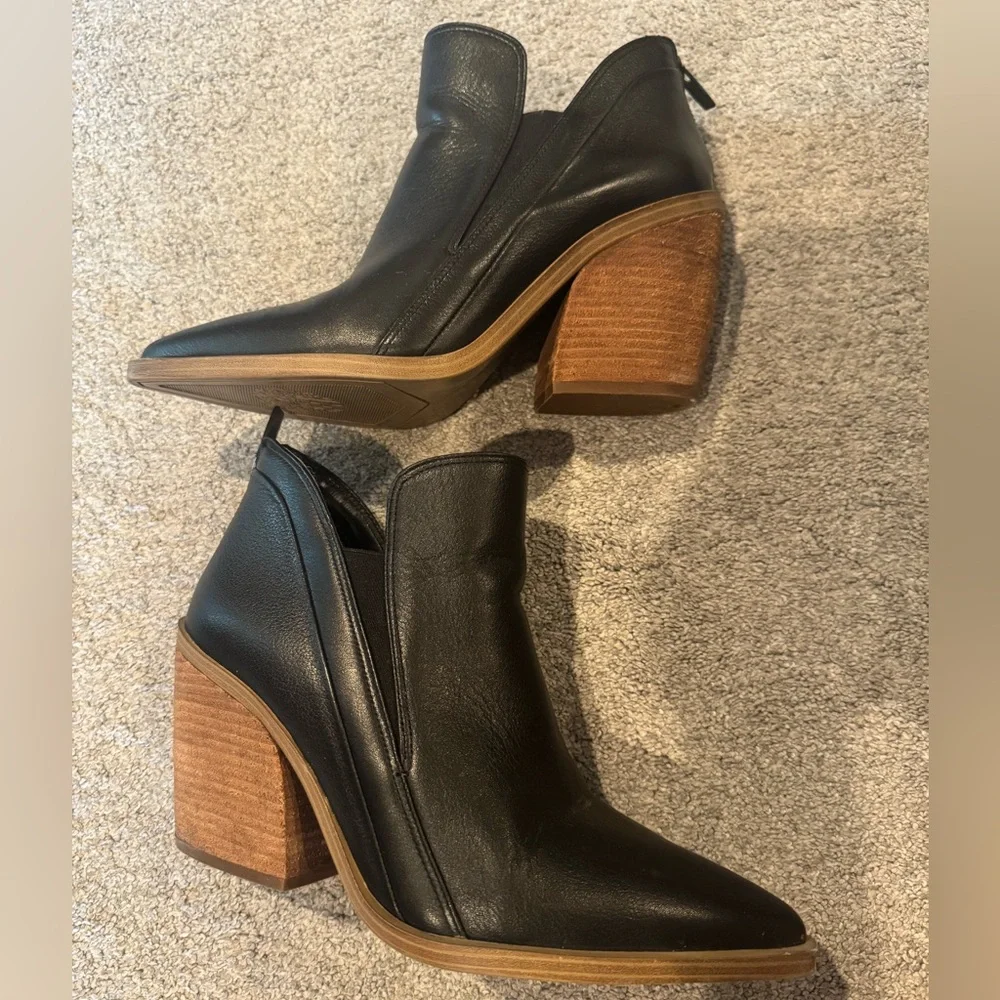 Vince Camuto Black Leather Gradina Block Heel Bootie 9.5